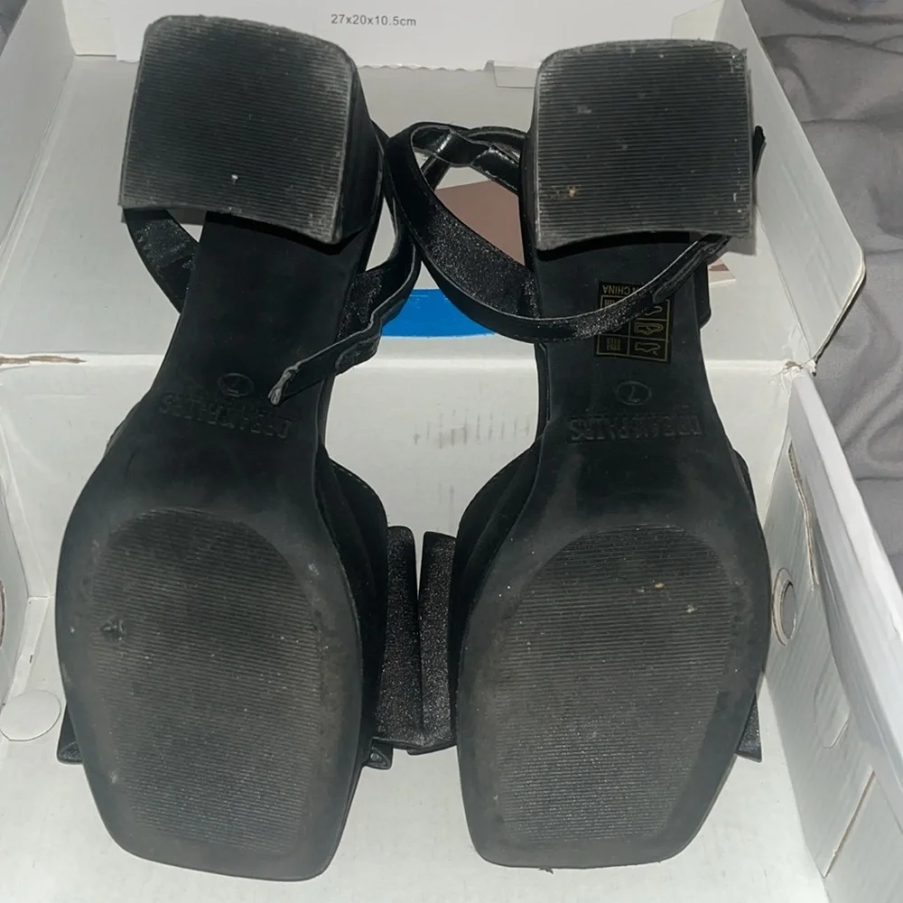 Dream Pairs Black Platform Heels with Bow - Picture 4 of 5
